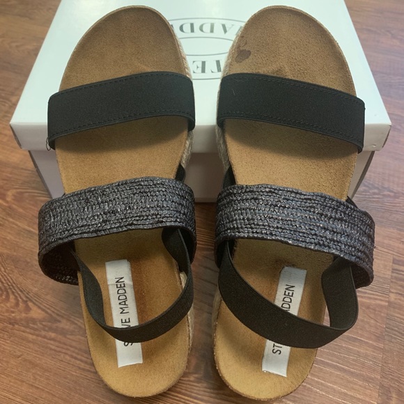 Black Steve Madden Circa 1 Wedge - Picture 2 of 5